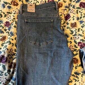 NWT Levi's Classic Bootcut Women's Jeans Size 12M Comfort Stretch Denim Mid Rise